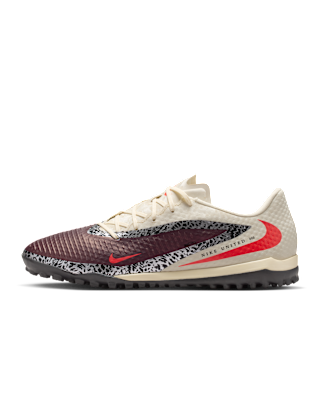 Nike Phantom 6 Low Academy Indoor/Court Soccer Shoes. Nike.com